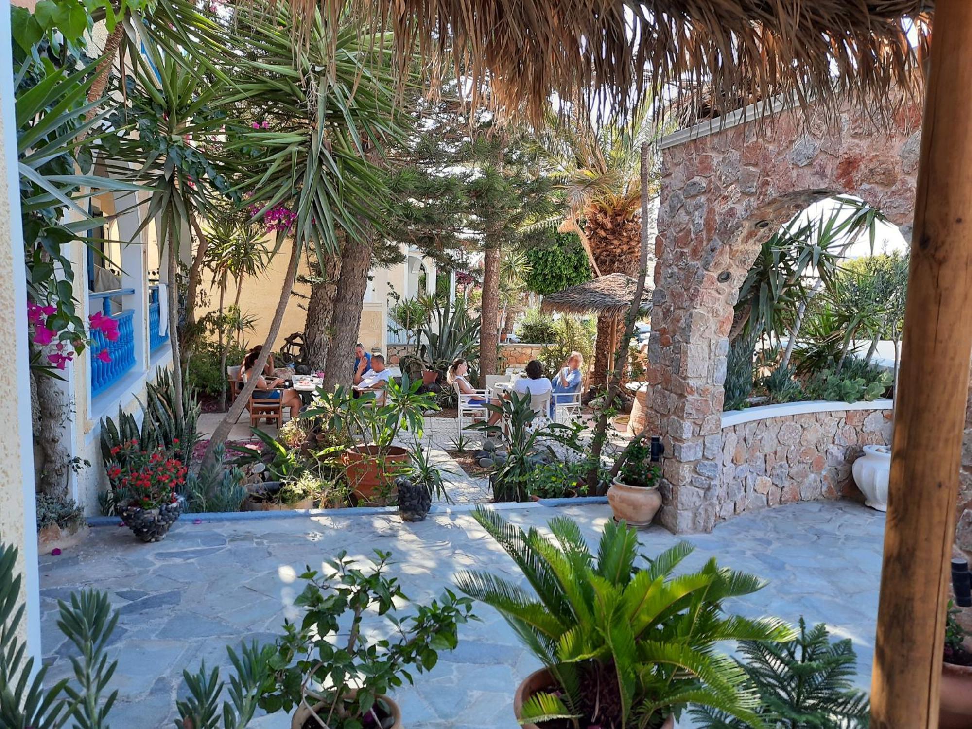 Hotel Zeus Kamári Esterno foto