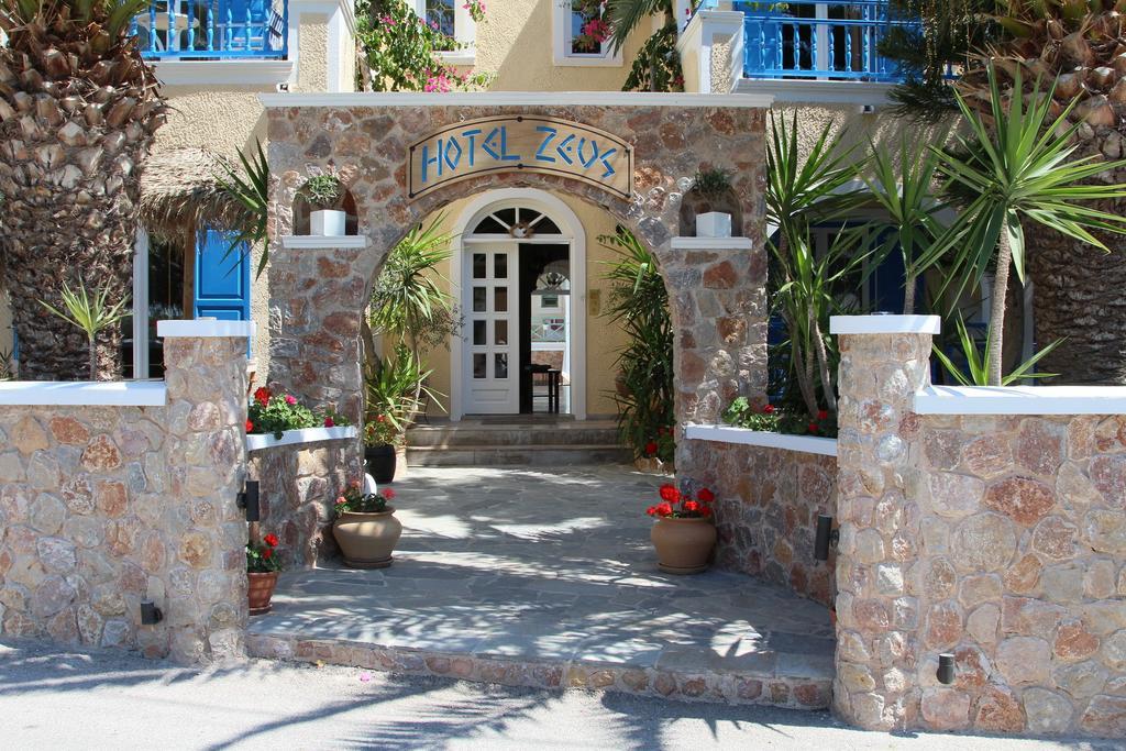 Hotel Zeus Kamári Esterno foto